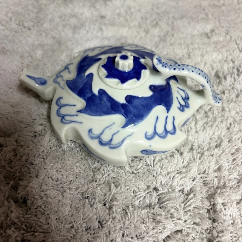 Vtg Blue and White‎ Porcelain Flat Scalloped Teapot Wave Cloud Pattern Seal Mark